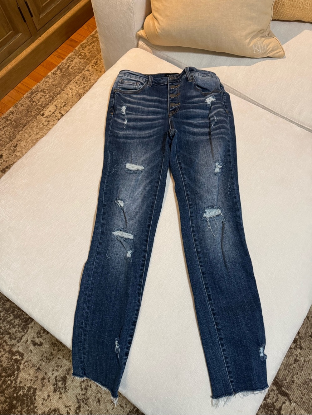 High-Rise Dark Blue Skinny Jeans with Distressed Detail Risen 7/28 waist